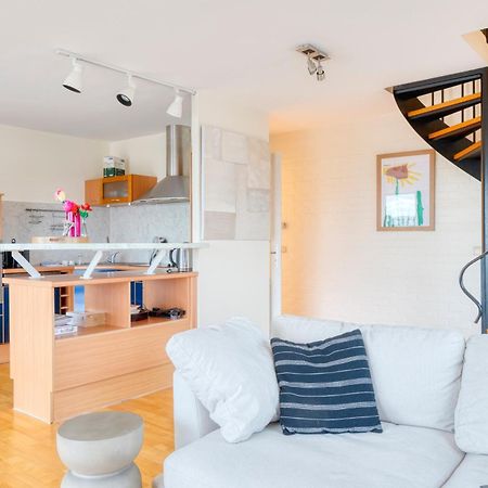 Spacious Duplex With Beautiful View Near The Sea コクセッド エクステリア 写真