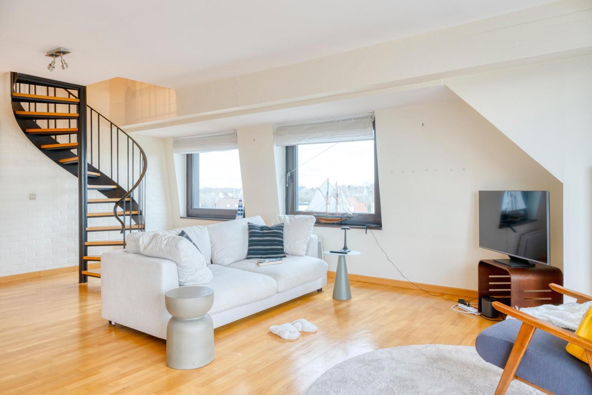 Spacious Duplex With Beautiful View Near The Sea コクセッド エクステリア 写真