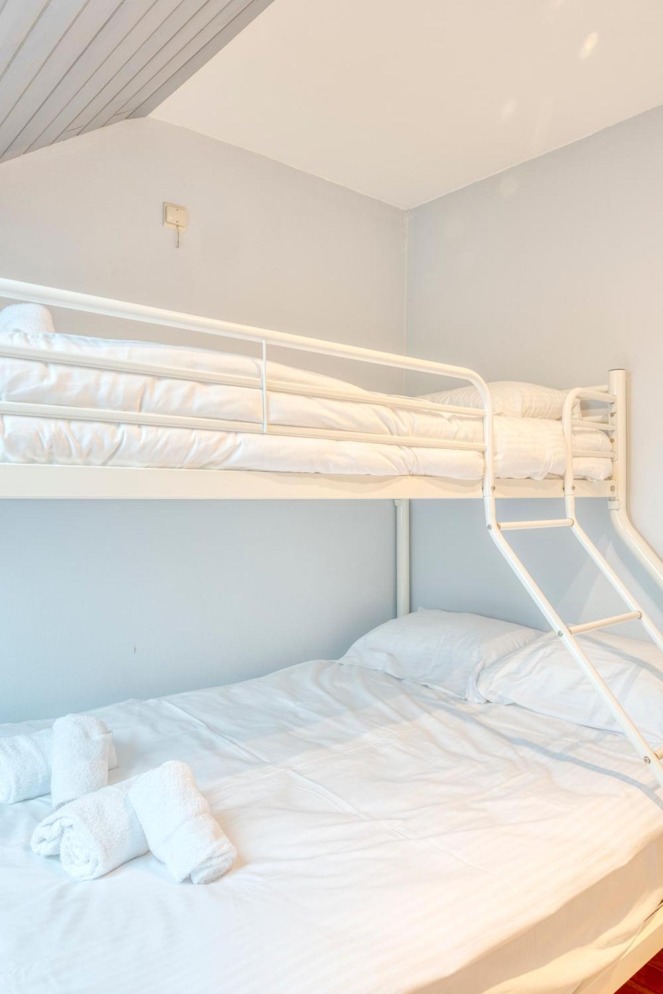 Spacious Duplex With Beautiful View Near The Sea コクセッド エクステリア 写真